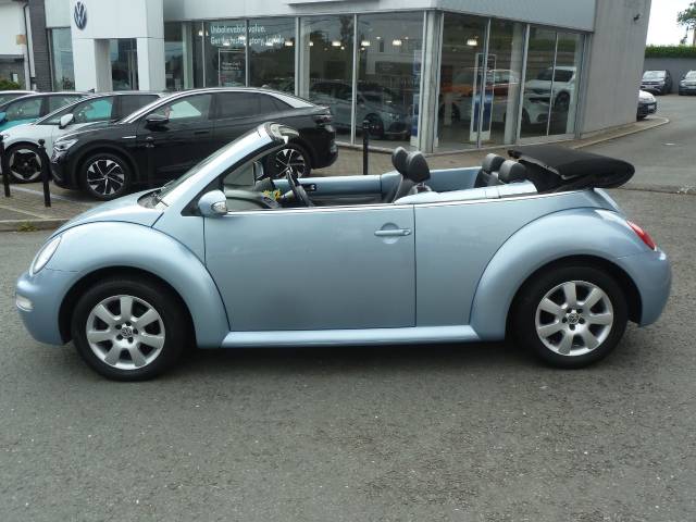 2004 Volkswagen Beetle 2004 Convertible 2.0 2dr restored