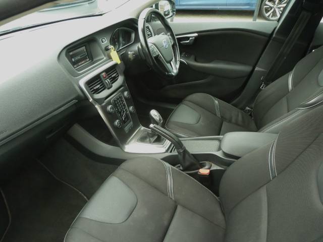 2013 Volvo V40 1.6 D2 SE 5dr 115ps 6sp