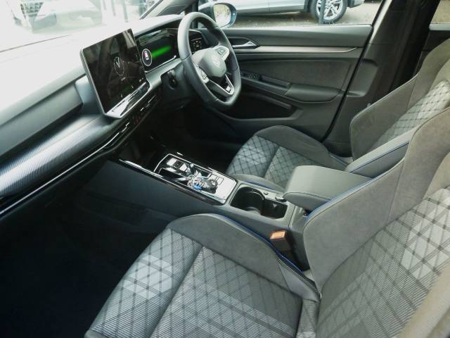 2025 Volkswagen Golf BLACK EDITION 1.5 eTSI 150 R-Line 5dr DSG