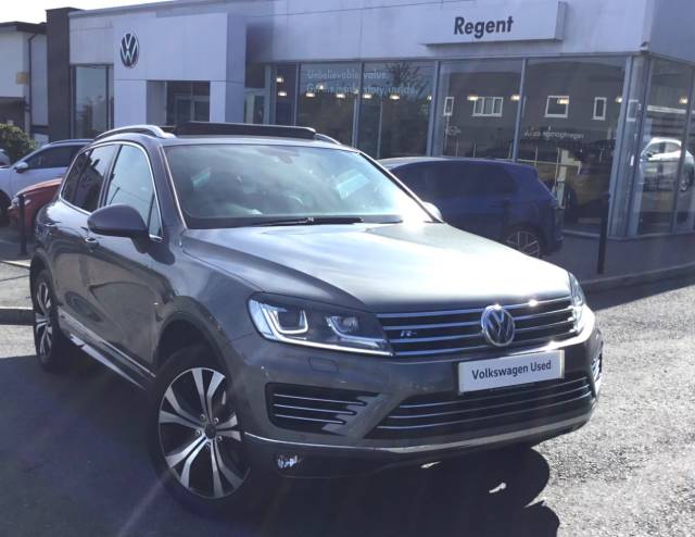 Volkswagen Touareg R-Line 3.0 V6 TDI 262 5dr Tip Auto with Sunroof Estate Diesel Canyon Grey