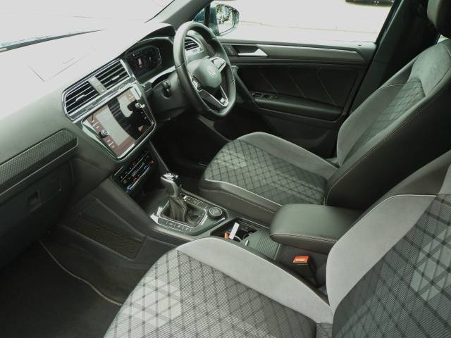 2022 Volkswagen Tiguan 2.0 TDI 4Motion R-Line 5dr DSG Auto
