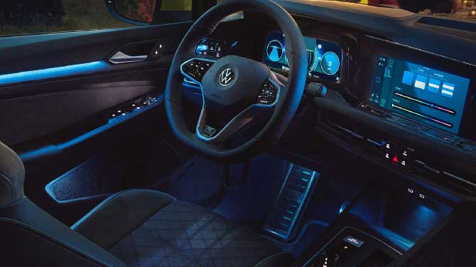Volkswagen Golf 8 - Interior