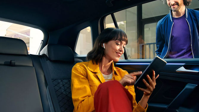 Volkswagen Tiguan - Interior